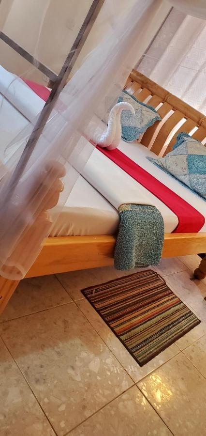 La Feve Beach Bed And Breakfast Entebbe Exteriér fotografie