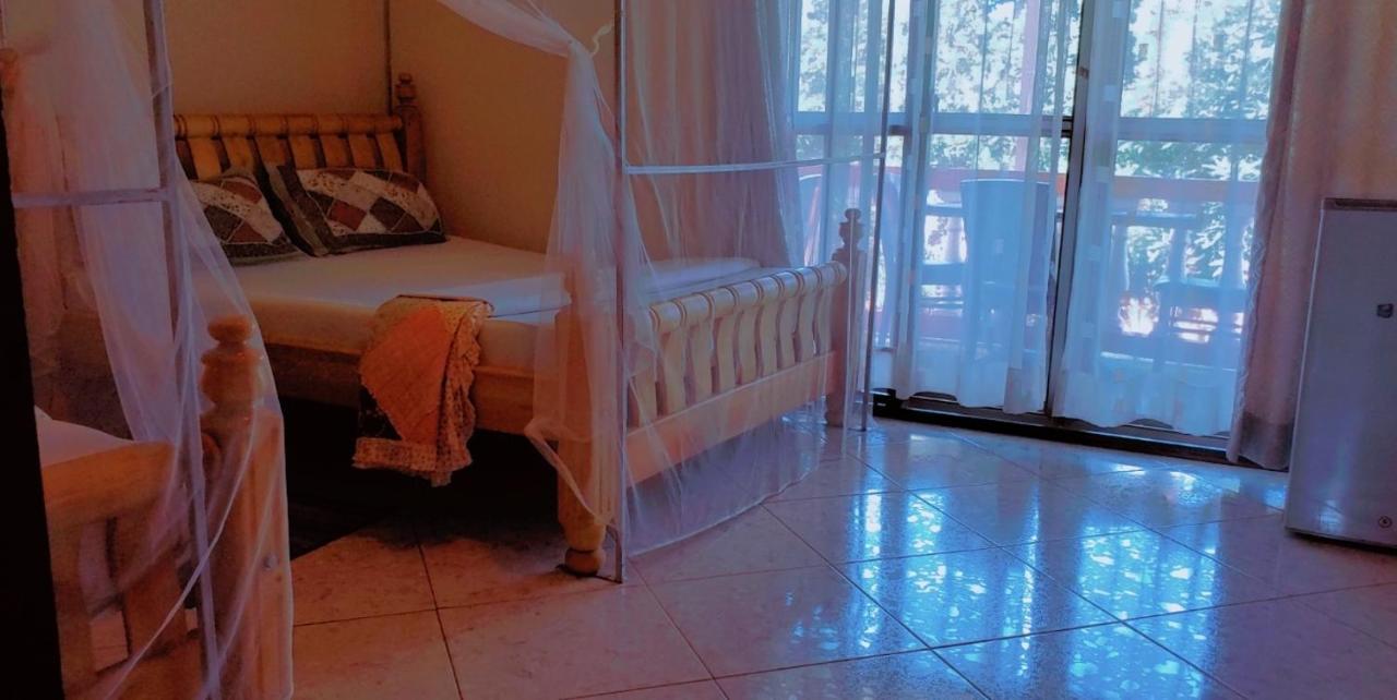 La Feve Beach Bed And Breakfast Entebbe Exteriér fotografie